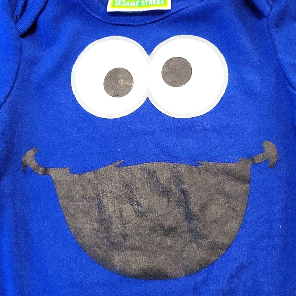 Sesame Street Cookie Monster blue long sleeved onesie/bodysuit - Picture 4 of 4
